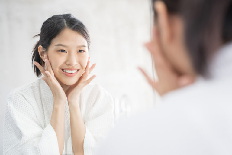 Gravity vs. Ageing: Here's Why Your Skin Starts to Fall