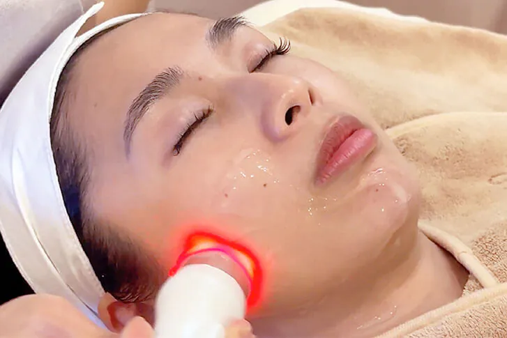 Liftera facial treatment to help firm and lift sagging skin at Adonis Skincare