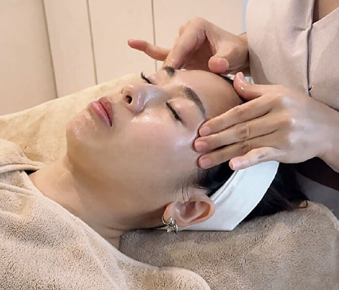 treatment-experience-07-Facial Massage